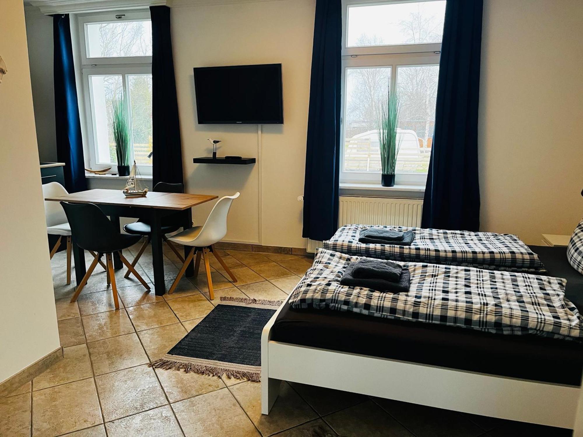 Kapitänshaus An Der Warnow Mit Gemeinschaftsküche Und Sauna *